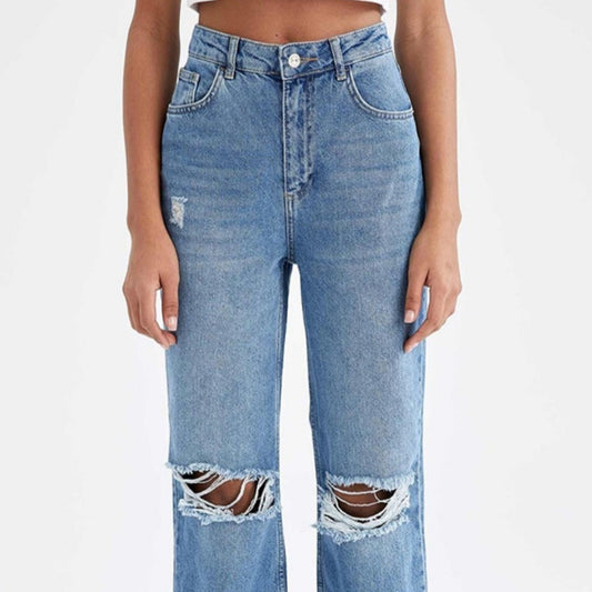 Pantaloni „Regina Haosului”