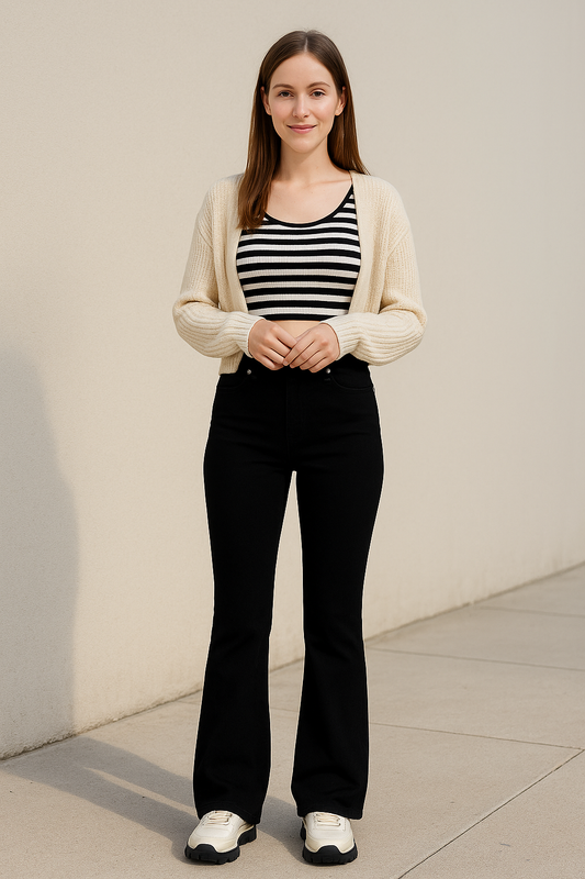 Pantaloni „Black Sleek Flare”
